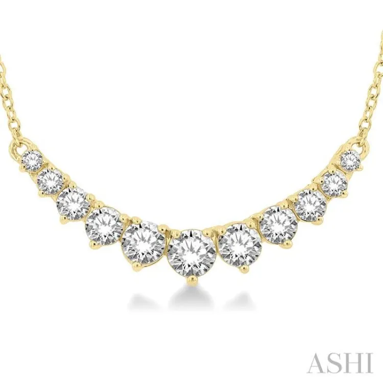 3/4 Ctw Graduated Diamond Smile Necklace in 14K Yellow Gold