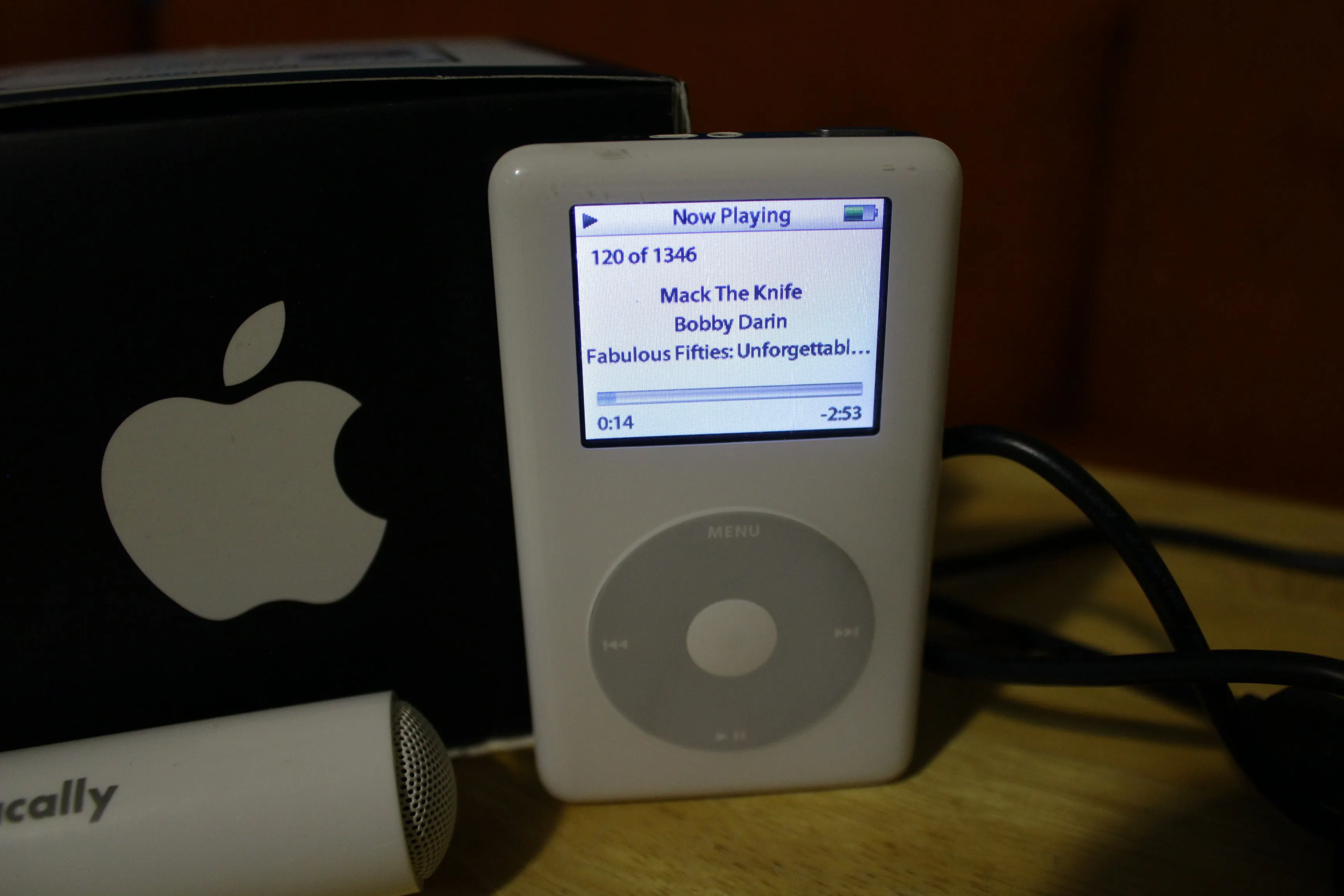 Apple Ipod 4th Generation Click Wheel Music MP3 Player with 1300  songs Works!