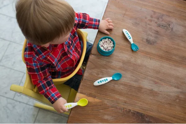 Ergonomic toddler cutlery set