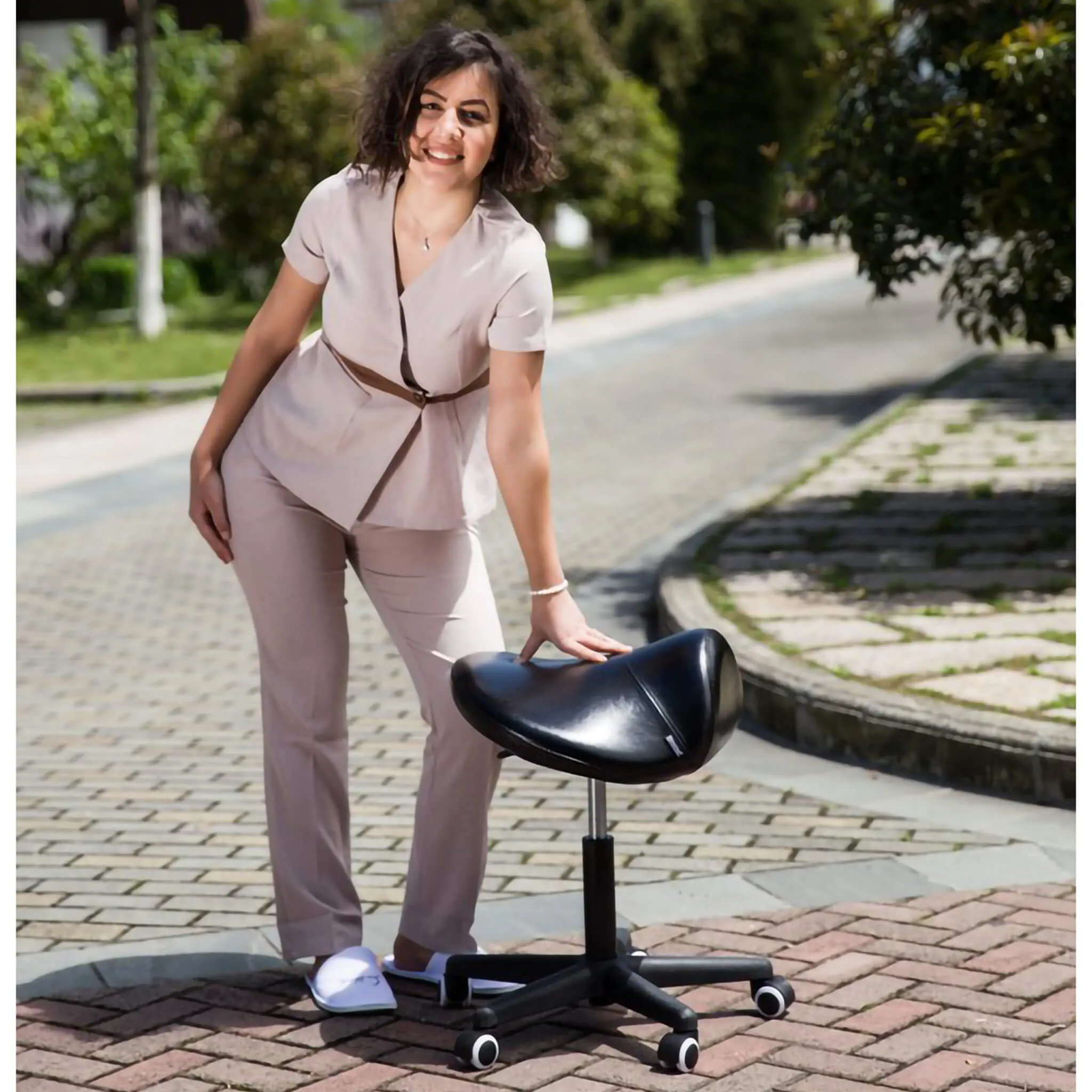 Master Ergonomic Saddle Stool