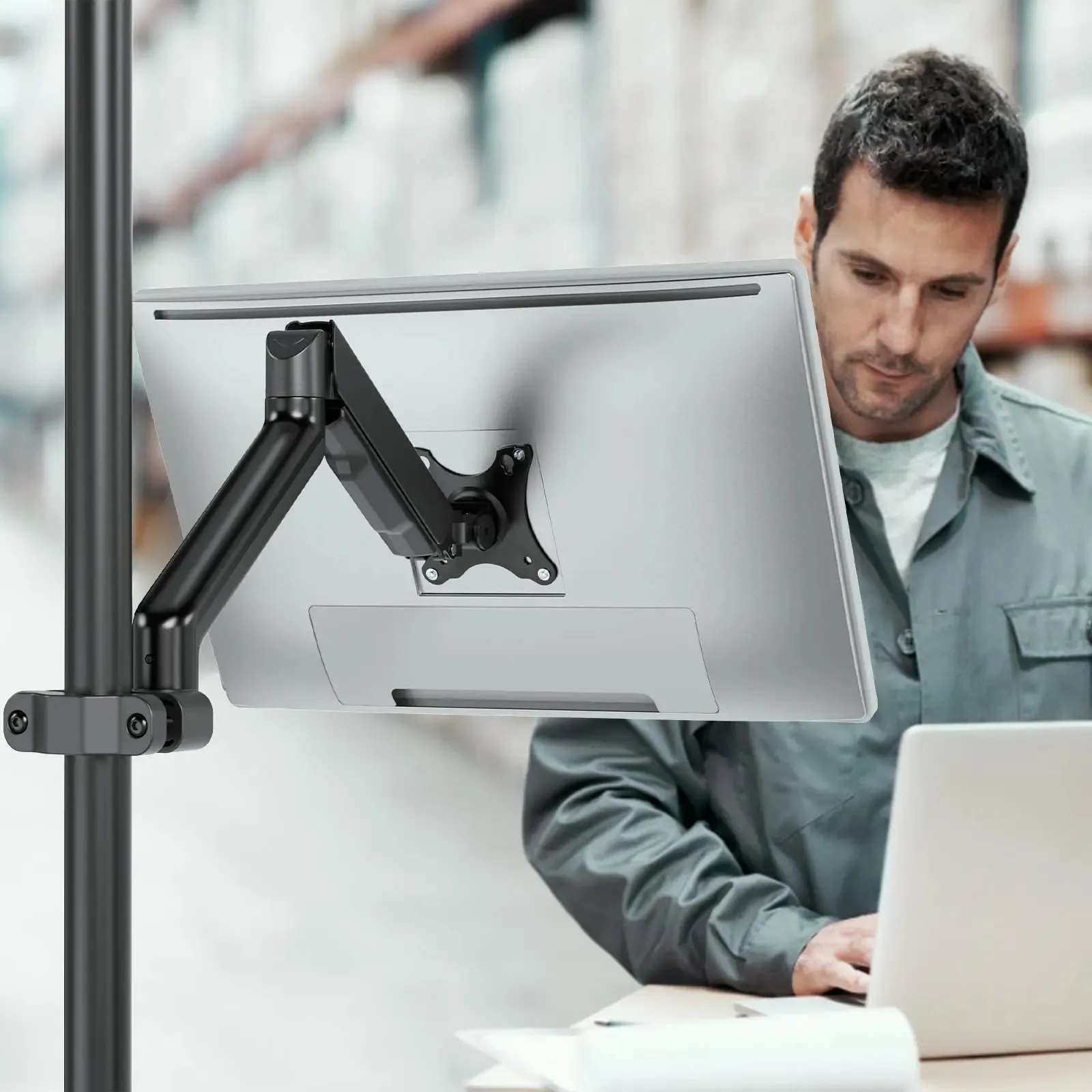 PUTORSEN VESA pole monitor mount for 17-32”Screens, Max Load 9KG